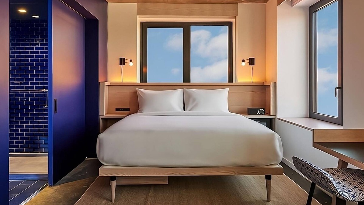Washington Heights Hotel | Your Home Away from Home! Close to Bronx Zoo and Strawberry Fields