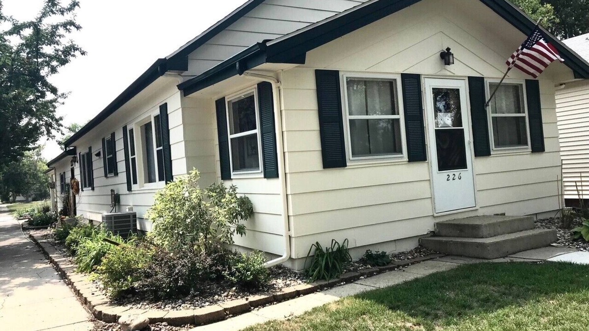 Aberdeen House | YOUR HOME AWAY FROM HOME!