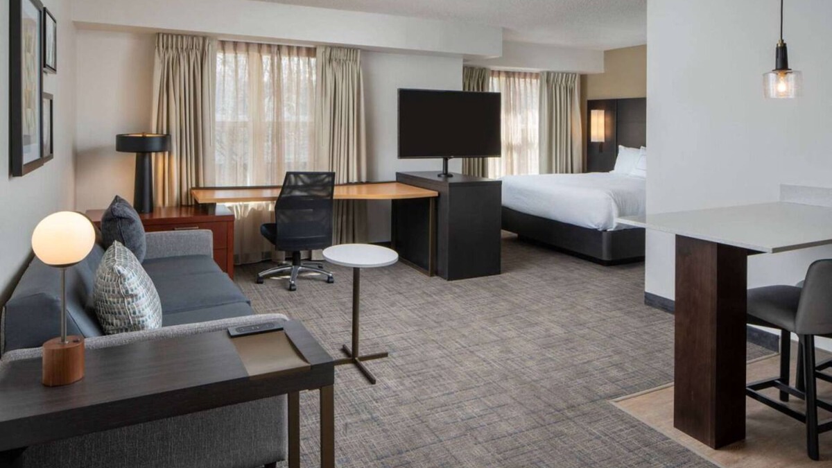Fairfax Apartment | Your Home Away From Home! Free Breakfast, Pet-friendly Property!