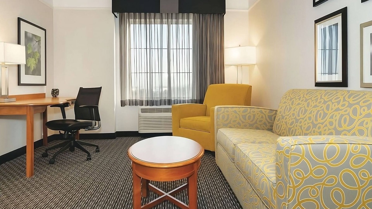 Guasti Hotel | Your Home Away From Home! Spacious Unit. Close to Cucamonga-Guasti Regional Park