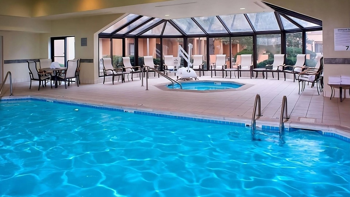 Waldron Resort | Your Home Away From Home! Pet-Friendly Unit! W/Airport Shuttle Service!