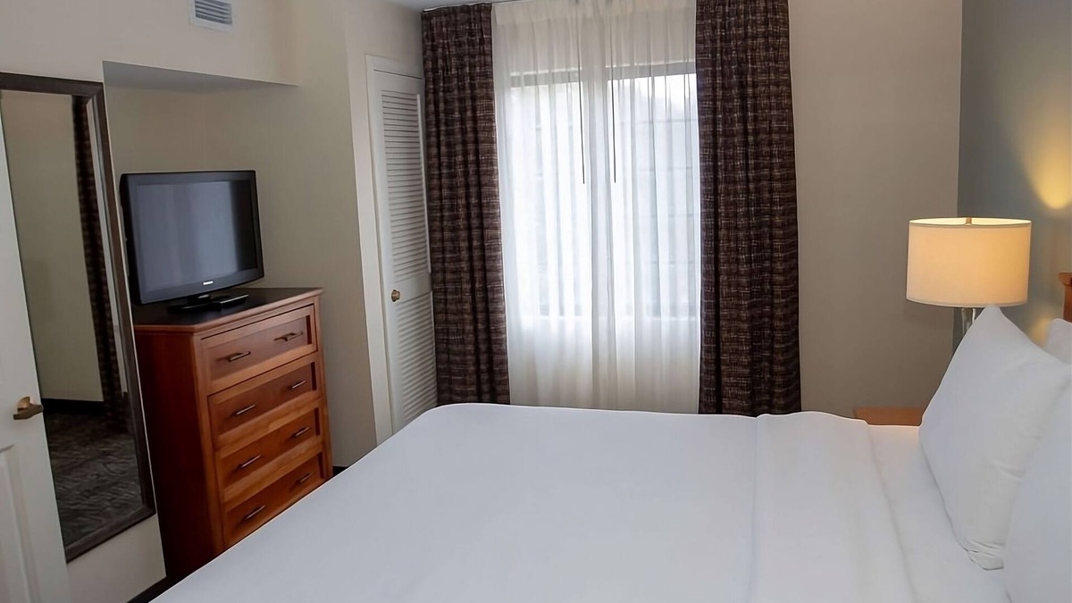 Vance Jackson Apartment | Your Home in San Antonio's Center! 2 Comfortable Suites w/Free Breakfast! Pool!