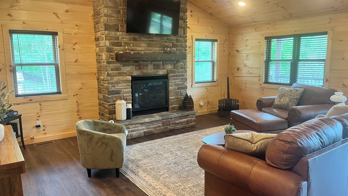 Lafferty Cabin | Your lake escape: On Point, ½ mile from Reynolds Road boat ramp and adventures.