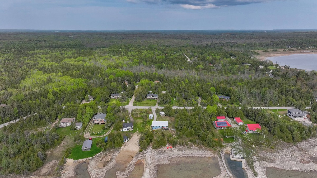 South Bruce Peninsula Cottage | Your Lakeside Retreat in Howdenvale
