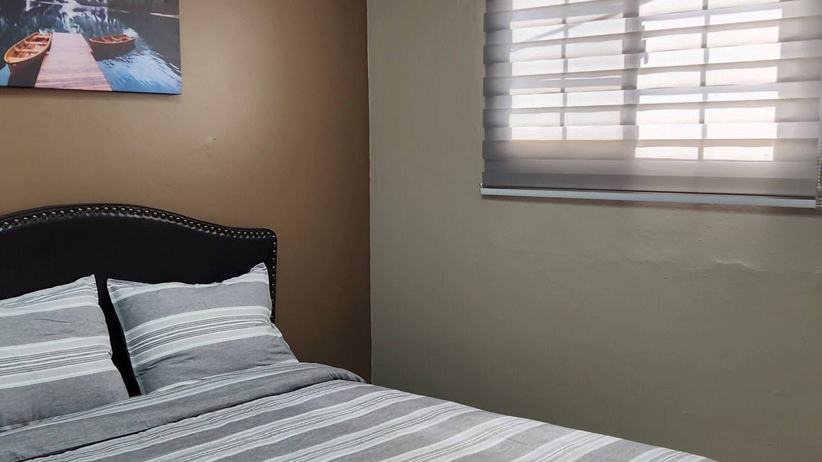 St. Helena Apartment | Your Layover- 6 Mins to the Airport fully equipped for Short and Long Stays
