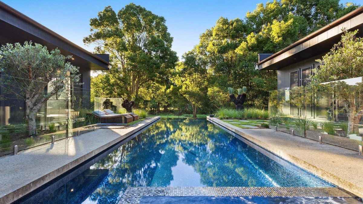 Tintenbar House | Your Luxury Escape - Friday