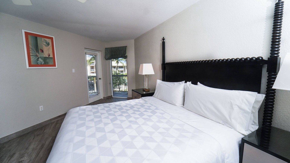 Crystal Harbour Resort | Your Next Getaway, Perfect For Family & Friends! 4 Spacious Units, Outdoor Pool!