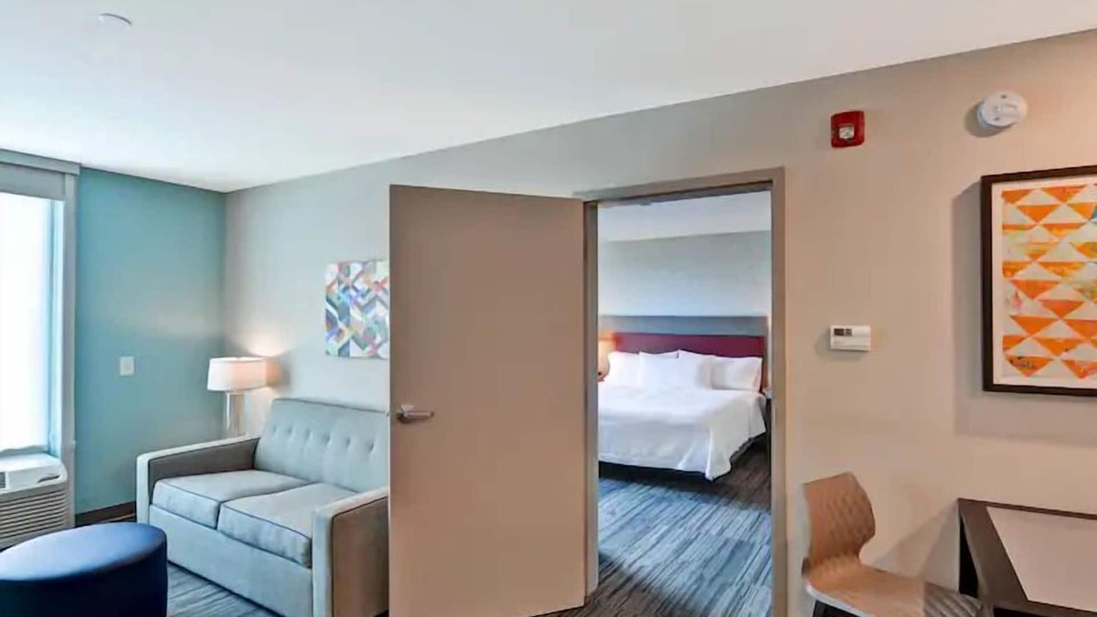 Terrace Park Hotel | Your Oasis in Tampa: 2 Spacious Units w/Kitchenette. Pool, BBQ Facilities!