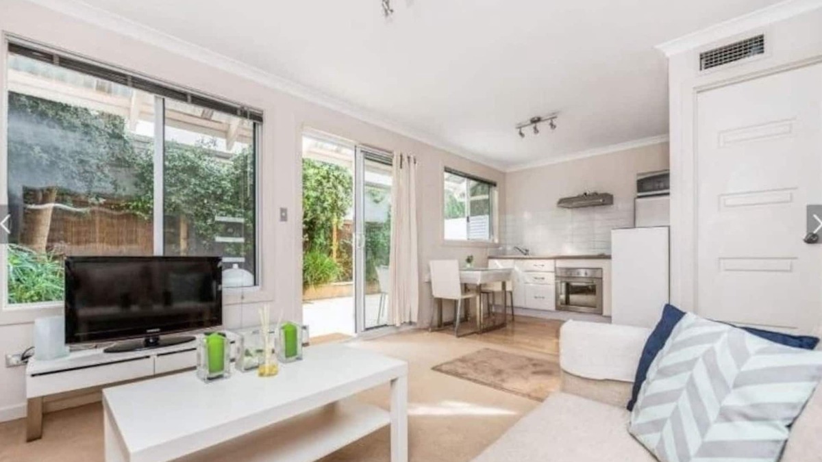 East Perth House | Your Oasis in the Heart of East Perth