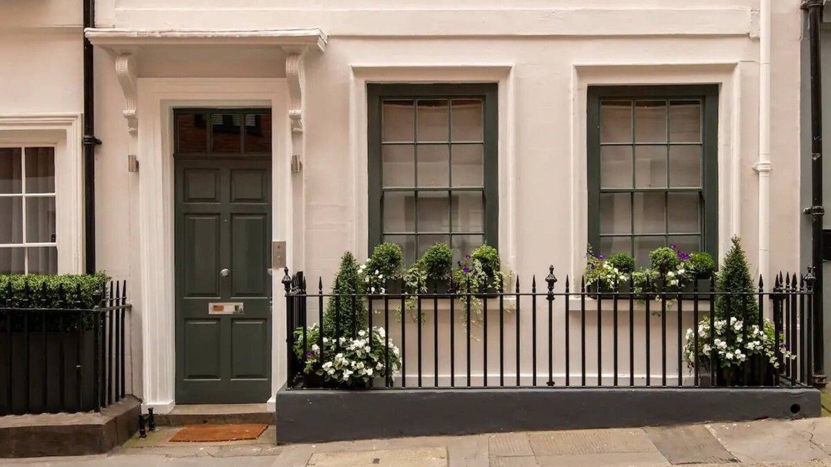 Covent Garden House | Your own elegant home in the very heart of London