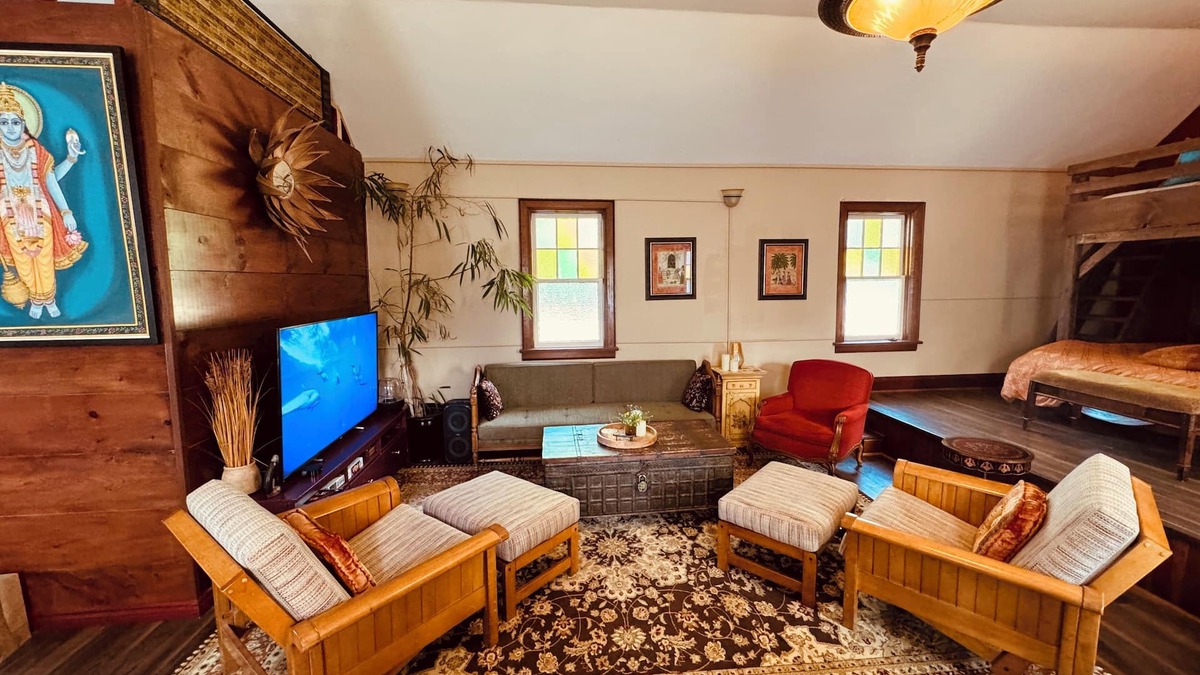 Elora House | Your Own Oasis In Downtown Elora!