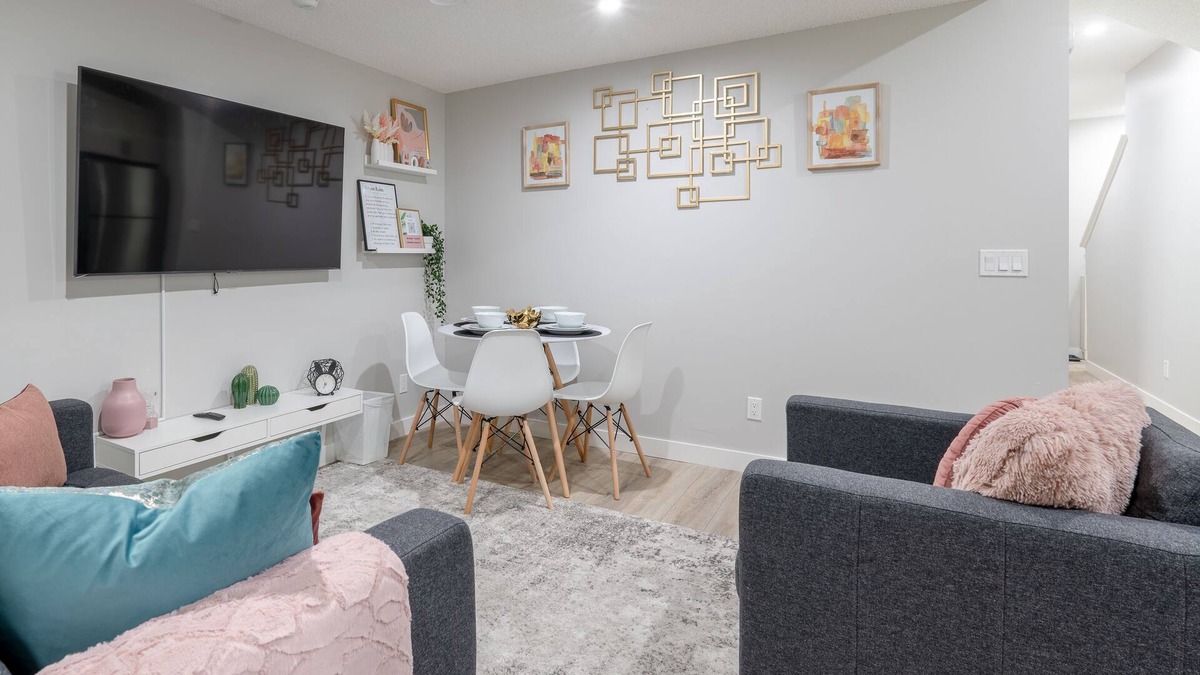 Southeast Calgary Apartment | Your Perfect 2BR Stay in SE Calgary