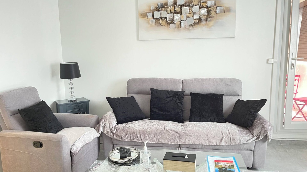 Saint-Priest House | Your perfect cocoon 9 min from Eurexpo and 14 min from Groupama