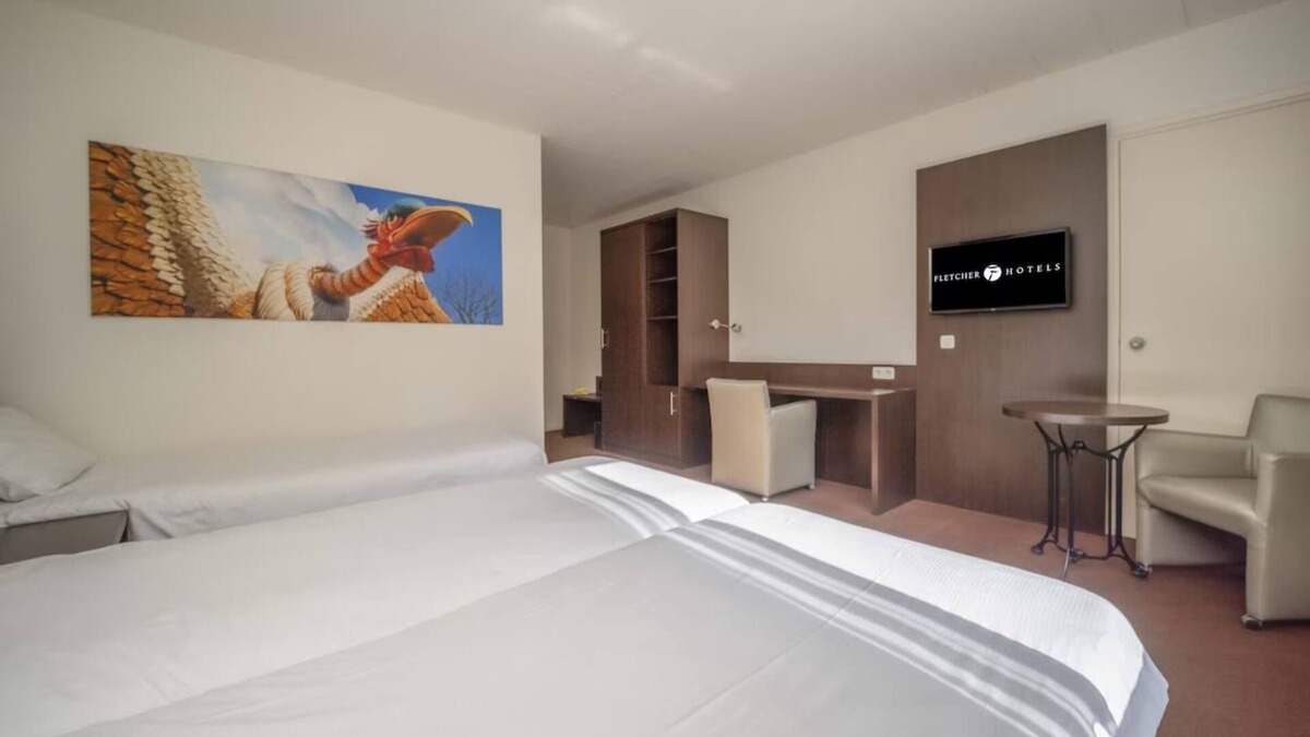 Waalwijk Hotel | Your Perfect Escape: 2 Spacious Rooms & Outdoor Adventures in Waalwijk