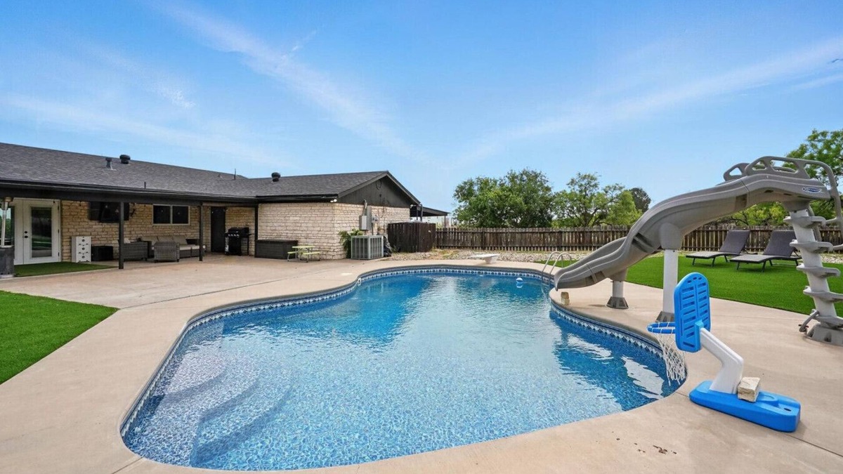 Abilene House | ☀️Your Perfect Family Retreat! 5BR Home w/Private Pool and Great Yard!