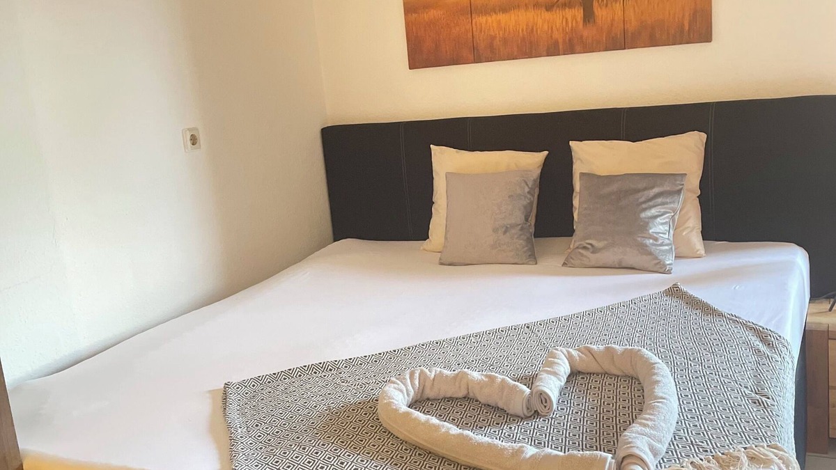Ruesselsheim Apartment | Your Perfect Getaway Right Next to Frankfurt Airport and Russelsheim Station