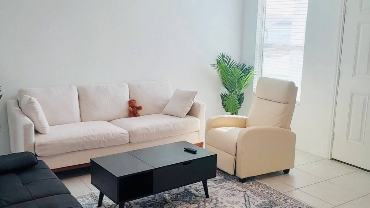Clear Lake House | Your Perfect Getaway: Explore Our Serene and Fully Equipped Gem by Lake Lavon.