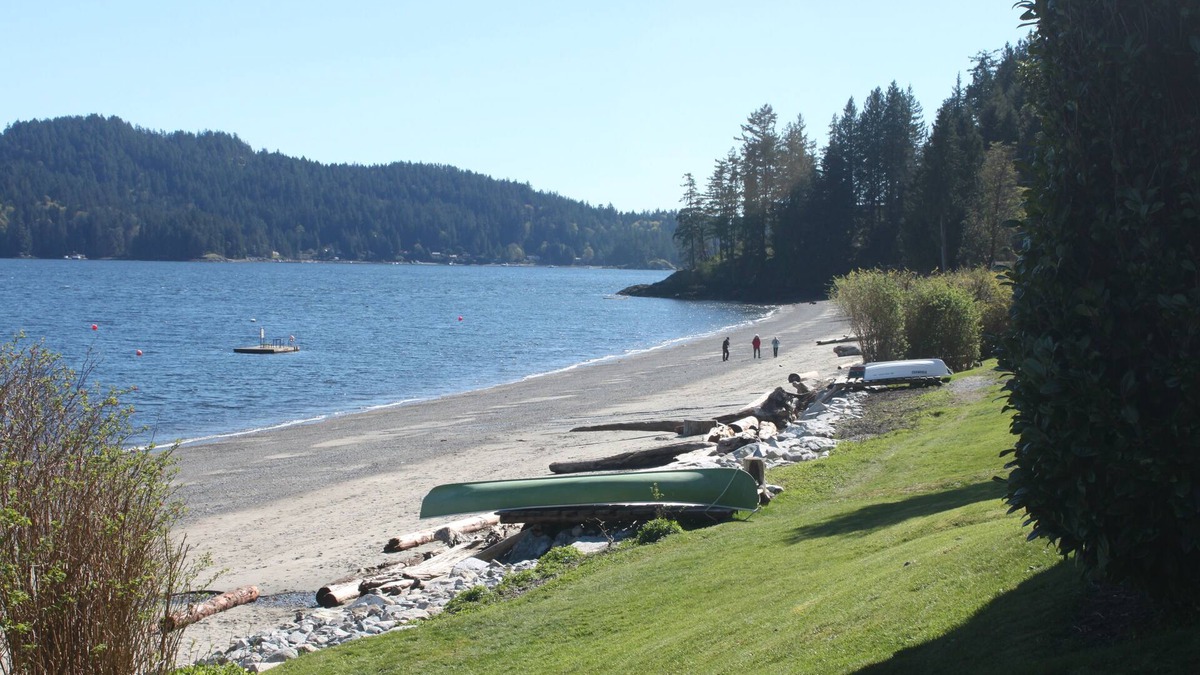 Gibsons House | Your private getaway!