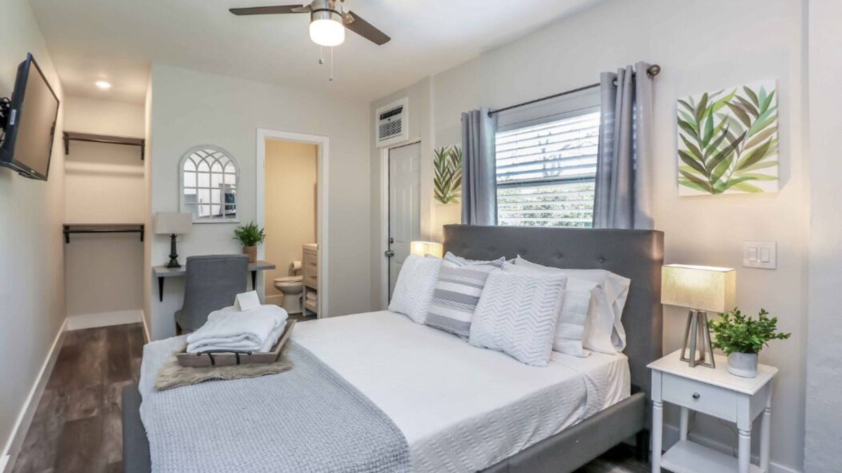 Coral Terrace Apartment | Your Private Miami Studio: Comfort & Convenience