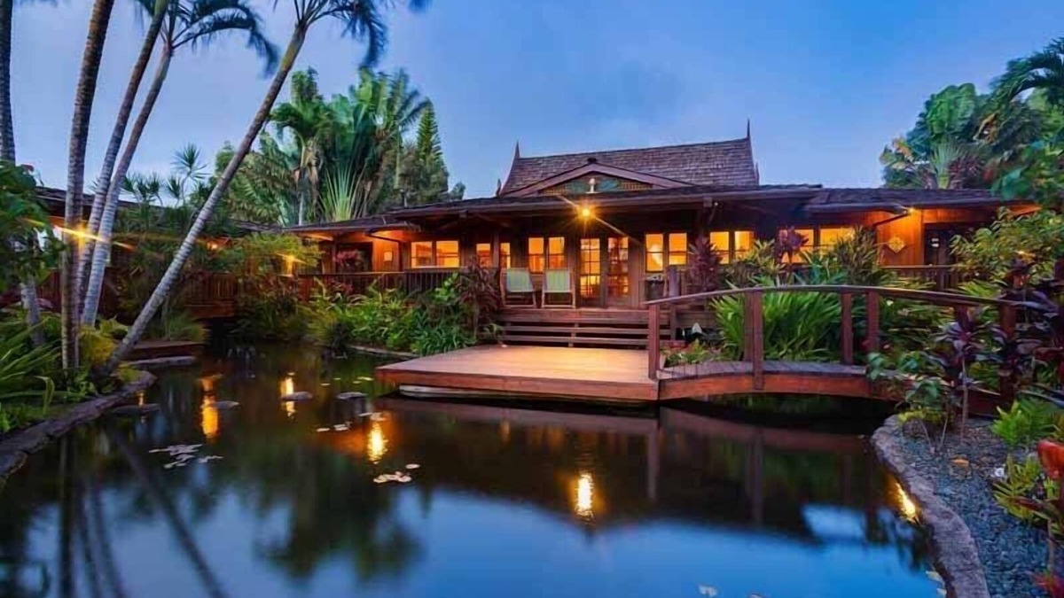 Pauwela House | Your Private Resort-4 Acres, Fruit Trees, Pool, Tennis, Hot-Tub, Sauna-Permitted