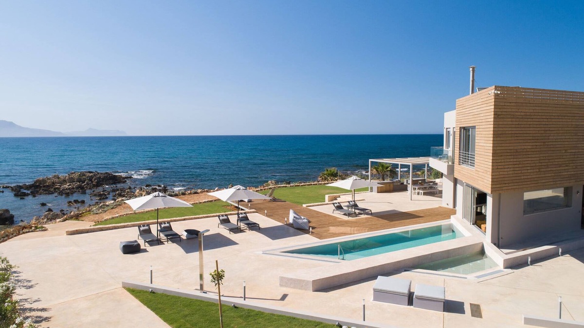 Filaki Villa | Your Private Retreat by the beach, with Heated Pool