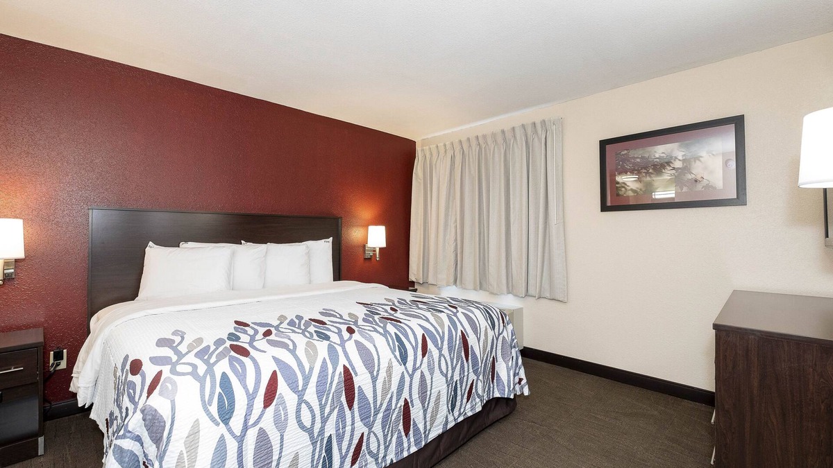 Southpoint House | Your Relaxing Getaway Awaits! Pool, Pets Allowed, Near St. Johns River Taxi