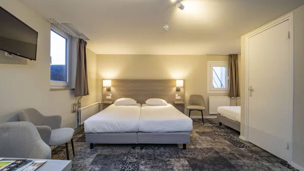 Valkenburg aan de Geul Hotel | Your Relaxing Limburg Retreat with Garden Terrace, Bike Rentals, & Fresh Cuisine