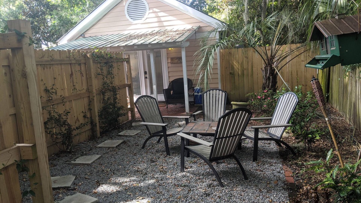 Uptown House | YOUR SOCIAL DISTANCING AND INTIMATE GETAWAY!