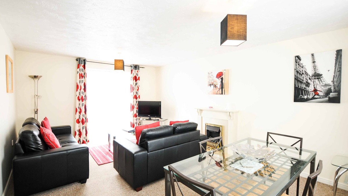 Bradley Stoke Apartment | Your Stay Bristol Orchard Gate