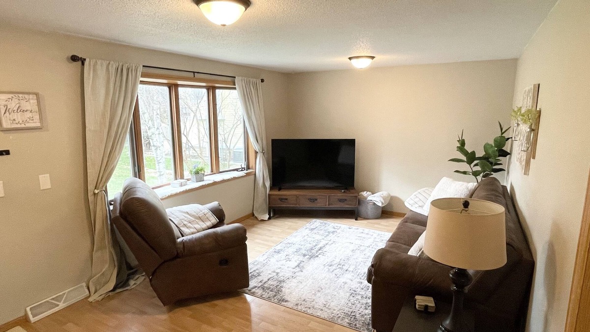 Kutzky Park House | Your Stay Steps Away - 719.5 Mayo Discount