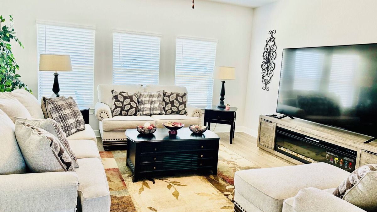 Converse House | Your Summer Oasis Awaits!