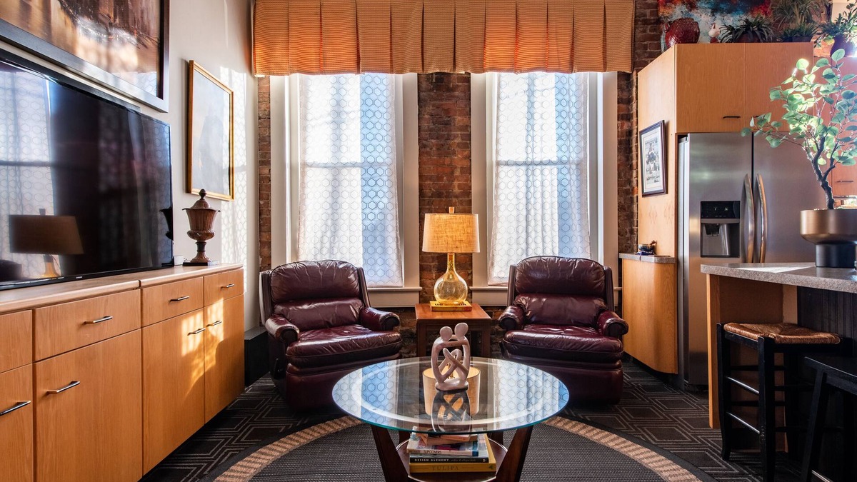 Smoketown Jackson House | YOUR URBAN OASIS - Paristown, Downtown, Highlands, NULU - brand new!