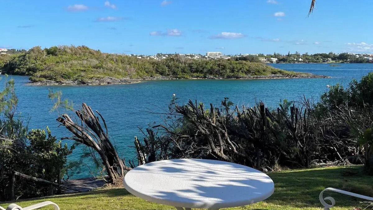 Pembroke House | Yours apartment in Bermuda