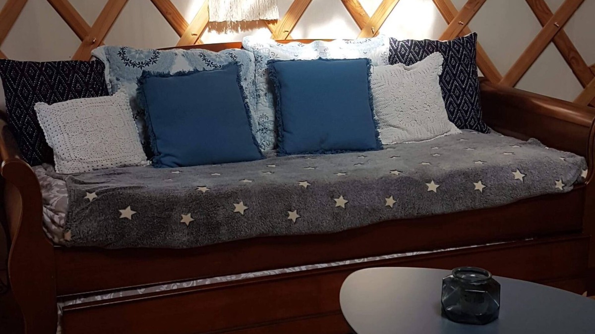Continvoir Cabin | Yourte gite insolite tout confort Castanea