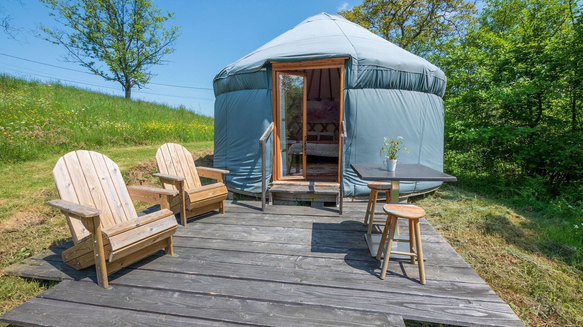 Laprugne House | Yourtissimo - La Maison Rouge