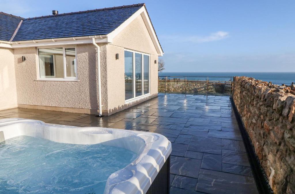 Moelfre House | Yr Hen Feudy