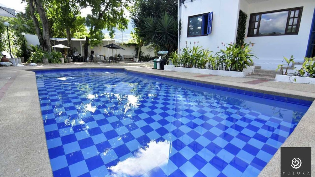 Apulo Hotel | YULUKA HOSTEL