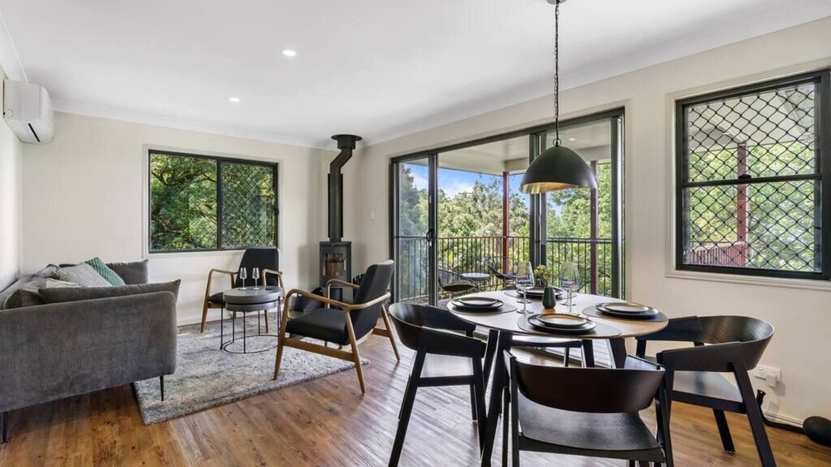 Ravensbourne House | Yume House - Stylish Country Escape 2 Bedrooms