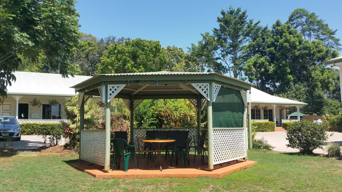 Yungaburra Hotel | Yungaburra Park Motel