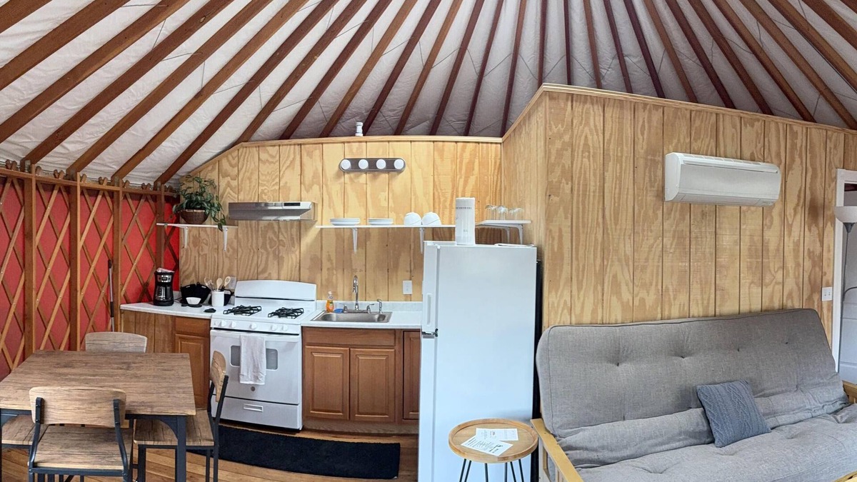 Winters Cottage | Yurt - Camping Yurt with Kitchen