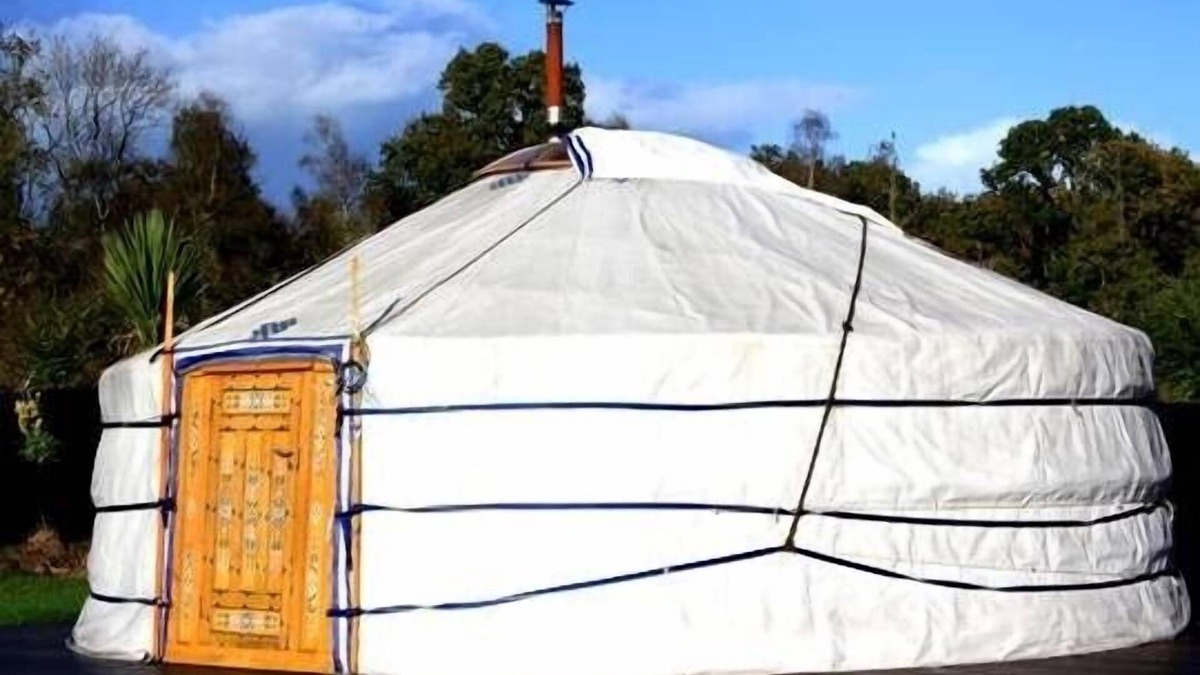 Saint-Benoit-des-Ondes Ski Chalet | yurts near saint malo, sea, Mont Saint Michel and emerald coast