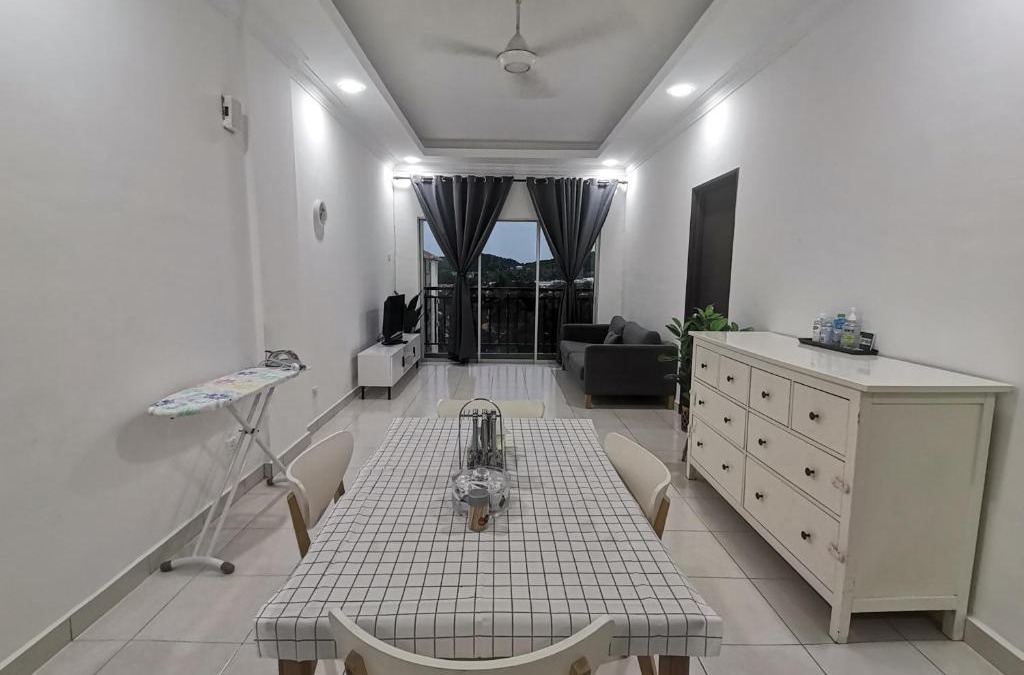 Bandar Puncak Alam Apartment | Yuslina Homestay