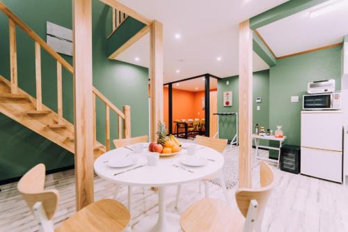 Yuzawa-machi Apartment | Yuzawa Onsen Lodge 1min to LIFT A House