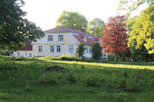 Lagan Bed & Breakfast | Yxkullsund Säteri B&B - Manor & Estate since 1662