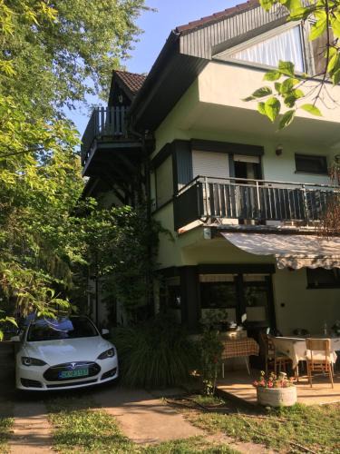 Siofok Aranypart Apartment | Zöldellő Apartmanház