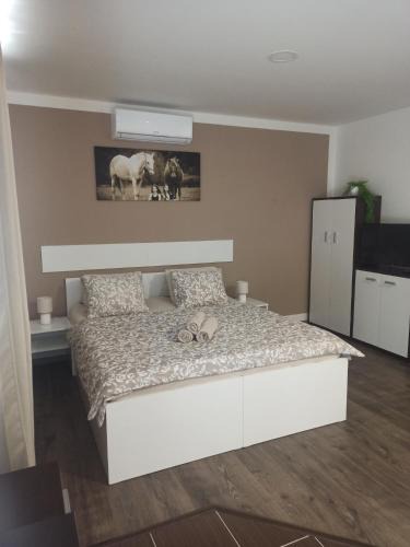 Hlohovec Apartment | Za Humnama