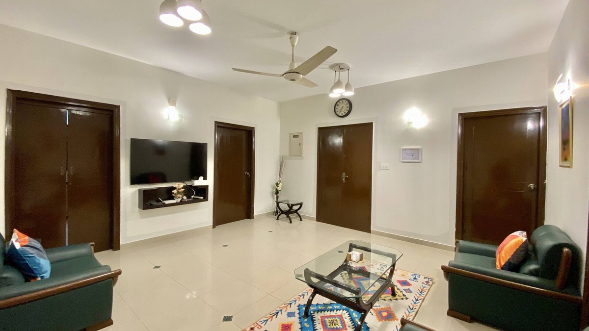 D.H.A. Apartment | Zaha Home: Shahvar Manzil-3br apt,Bukhari Comm,DHA