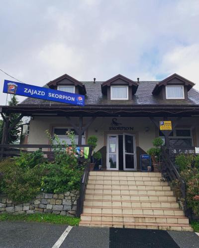 Koziegowy Hotel | Zajazd Skorpion Rzeniszów