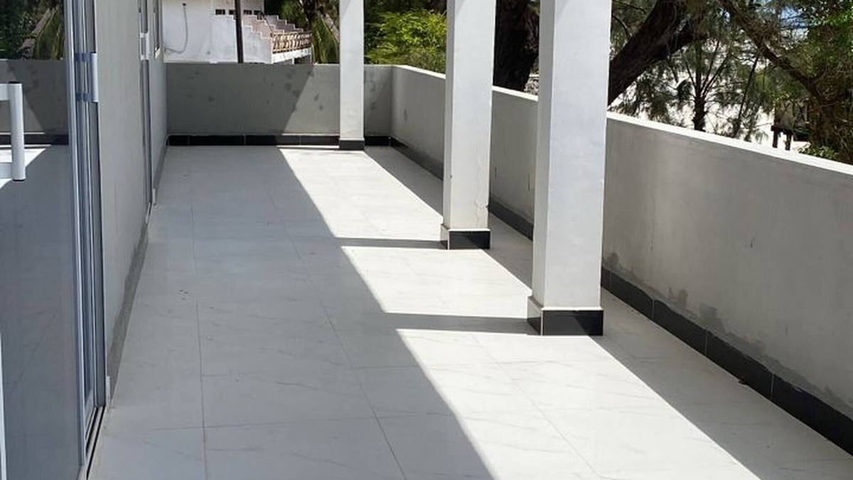 Uroa Apartment | Zanzibar Bliss – Uroa Beachfront 2BR Retreat with Balcony & WiFi