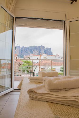 Kalambaka House | Zara'sHomeMeteora-The House Of The Rising Sun!